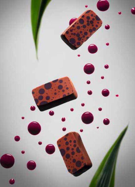 Intense_Blackcurrant_Chocolate_Bonbonbs_from_Valrhona_at_Keylink