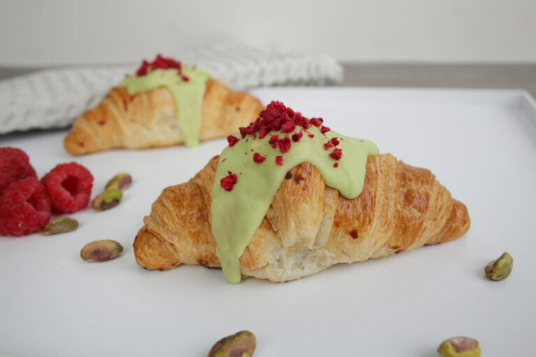 pistachio croissant
