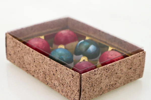 SPT3043B_3_6 Chocolate Clear Internal PET Lid_in box